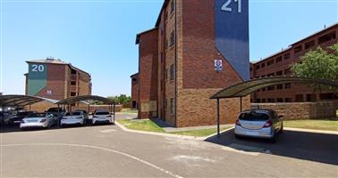For R850,000, this exceptional 2-bedroom, 1-bathroom apartment offers the perfect blend of comfort,
