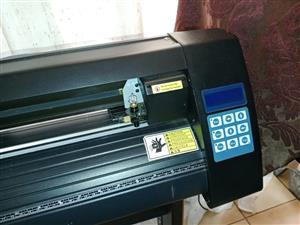 1370MM VINYL CUTTER / PLOTTER  - URGENT SALE 
