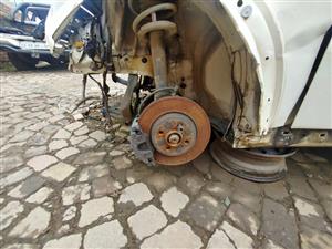 MINI COOPER LEFT FRONT HUB FOR SALE.