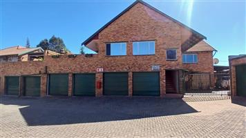 Townhouse For Sale in Kempton Park Ext 4