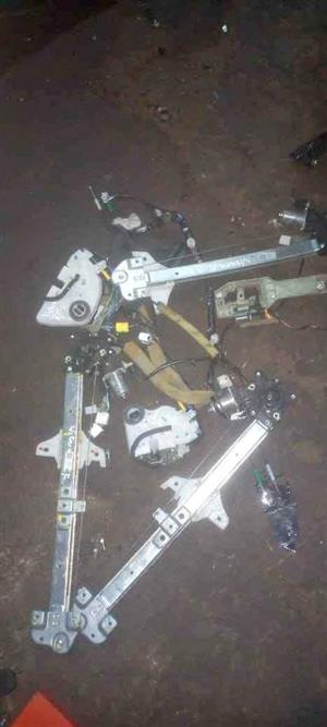 Suzuki Grand Vitara doors machanism or catcher