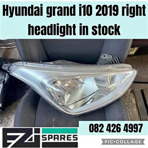 2019 grand i10 right headlight