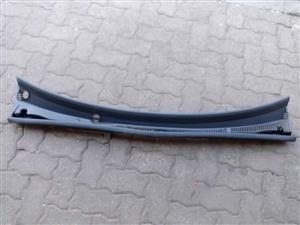 Ford fiesta wiper cowl