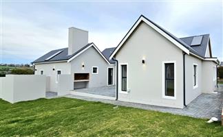 Brand-New 3-Bedroom Home in Secure Estate with Exceptional Mountain Views