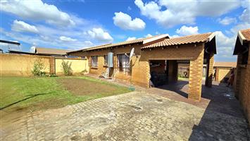 Modern 3-Bedroom Family Home for Sale in South View