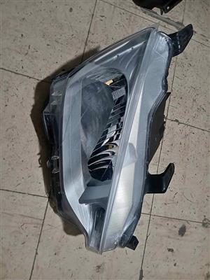 Isuzu Bakker headlight