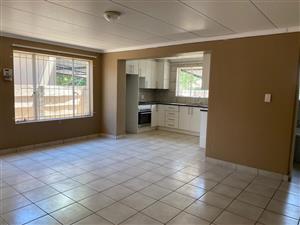 Charming 2-Bedroom Home Near Laerskool Brakpan-Oos TO LET