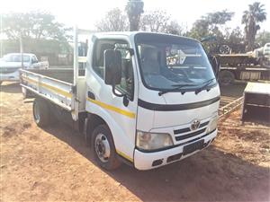 Toyota dyna 4093 truck  with 5L engine complete for sale 