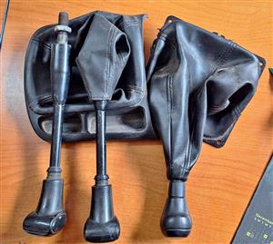 Mahindra Scorpio 2.2 Gearlever Boot and Nob For Sale