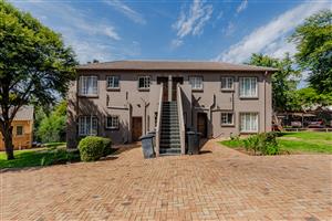 Charming Home For Sale in Wilgeheuwel, Roodepoort, The Perfect Blend of Comfort and Convenience