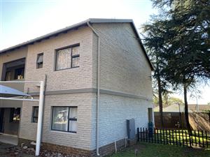 3 Bedroom Apartment For Sale in Rynfield AH