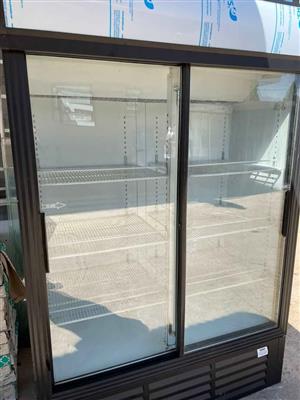 Sliding door Beverage cooler fridge 1360