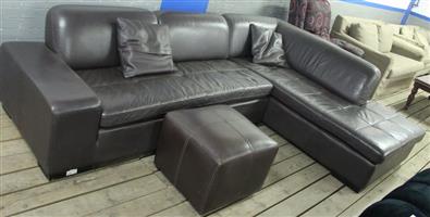 2 PIECE L-SHAPE LEATHER LOUNGE SUITE W/OTTOMAN S063742A