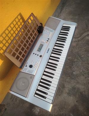 Yamaha PSR E313 Keyboard