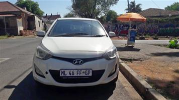 2014 Hyundai i20 1.4 Automatic Petrol White, 73000kms,