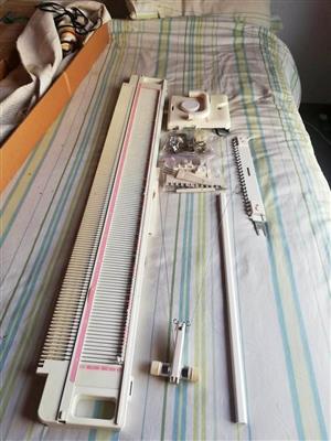 Silver Reed MOD LK 140 knitting machine