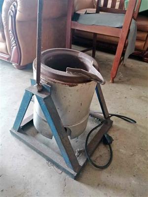 Electric smelting machine in working order. Was used to melt lead to make sinkers