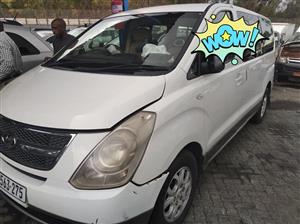 Hyundai h1 crew bus engine starts , accident damaged