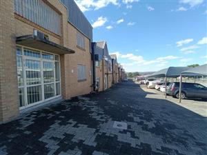 Fantastic Warehouse of 378 m² to let in Kya Sands!