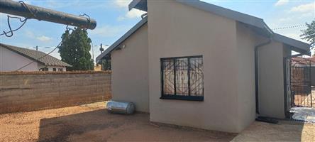 Protea Glen Ext 4 House for sale asking Consists of 2bedrooms 