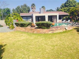 House For Sale in Van Riebeeck Park