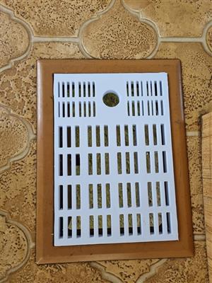 VLOER VENT DEKSEL.  KRUGERSDORP