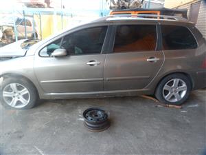 2005 PEUGEOT 307 Stripping for spares