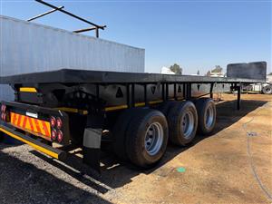 Flatdeck triaxle