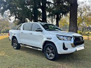 2017 Toyota Hilux 2.8 GD-6 4x4 A/T (This vehicle previously sustained minor front-end damage.)