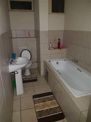 Clean room for rent