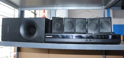 SAMSUNG HT-E330K HOME THEATRE SYSTEM W/REMOTE IN BOX (S067735A)