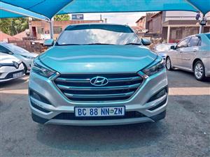 2016 model Hyundai Tucson hatchback manual Transmission petrol 2.0 engine capacity mileage 79000km