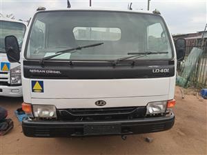 Nissan ud40l dropside