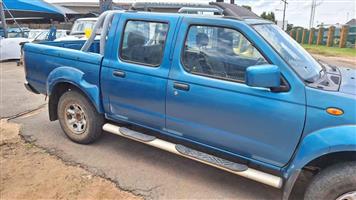Nissan hardbody NP300 stripping for parts got 2.4 petrol engine still running good