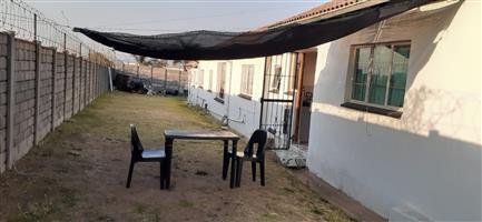 Sandton Buccleuch Room in House