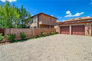 Townhouse For Sale in Annlin