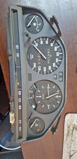 Bmw e30 cluster available