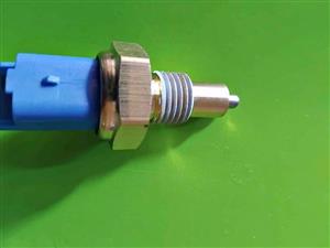 NP200 REVERSE LIGHT SWITCH. BRAND NEW. FOR VARIOUS OTHER CARS TOO.
