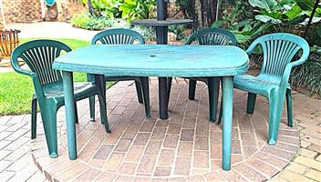 Table and chairs/outdoor 