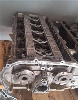 Ford Ranger 3.2 cylinder head R10000