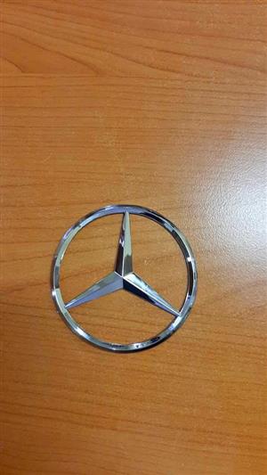 MERCEDES BENZ PLASTIC STAR. BRAND NEW.