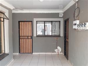 Bachelor Room Mabopane