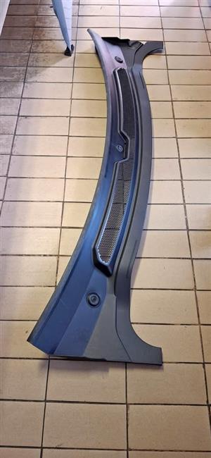 2015 RANGE ROVER SPORT WINDSCREEN SCUTTLE PANEL TRIM COVER