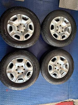 17 INCH FORD RANGER ORIGINAL DESIGN RIM SET WITH TYRES PRE- OWNED