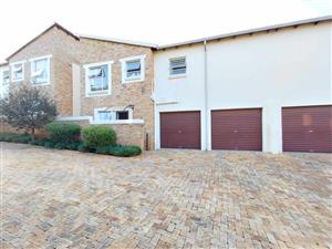 Townhouse For Sale in Wilgeheuwel