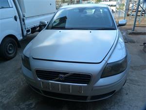 Volvo S40 2.4 Petrol AT Silver - 2006 SPARESBOYZ STRIPPING FOR SPARES