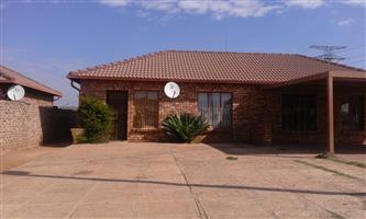 FULLY FITTED HOUSE FOR RENT IN TUSCAN VILLAGE SOSHANGUVE BLOCK VV