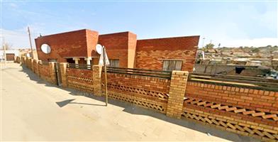 House For Sale in Tembisa