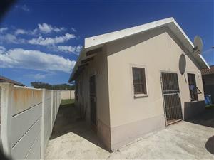 Port Elizabeth – Parsonsvlei – Secure Freehold Complex R730 000 