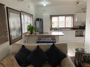 Quaint Garden Cottage